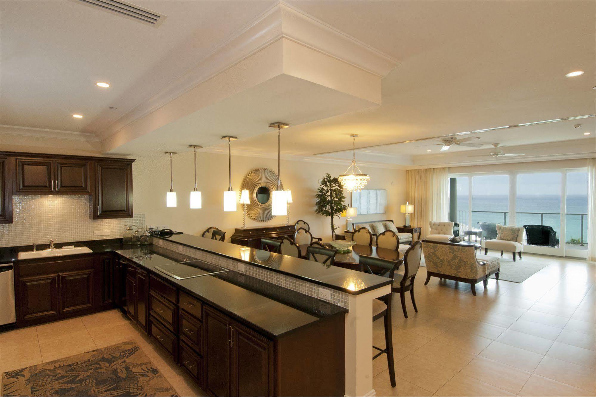 Caribbean Club Boutique Hotel, Grand Cayman Hotel
