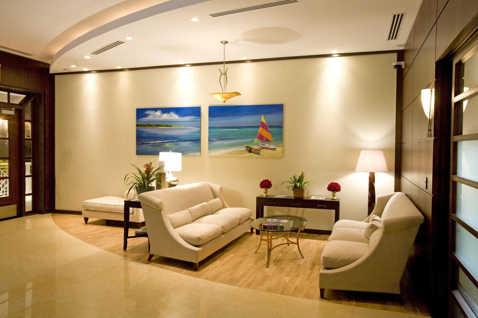 Caribbean Club Boutique Hotel, Grand Cayman Hotel Seven Mile Beach